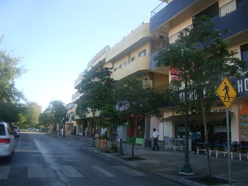 Micro Beach Hotel Garapan Buitenkant foto