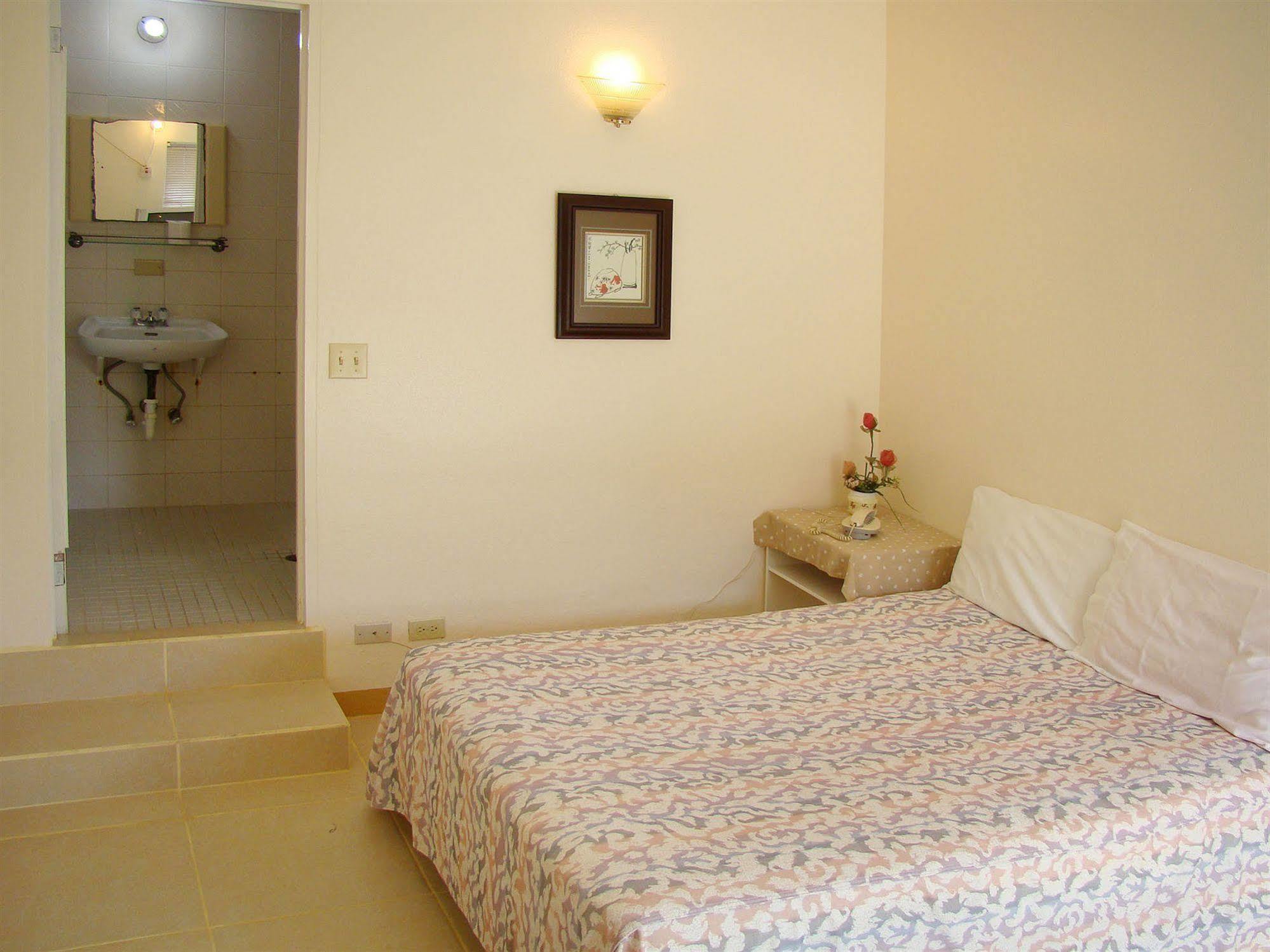 Micro Beach Hotel Garapan Buitenkant foto